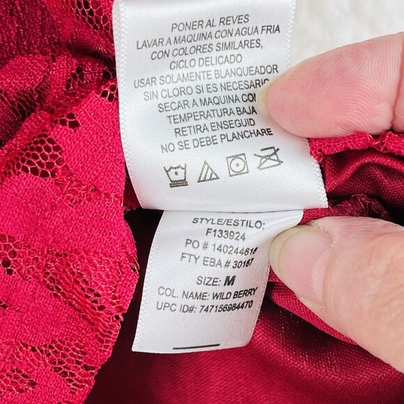 Sag Harbor Stretch Lace Floral Overlay Blouse Berry Women's Size Medium NEW - Picture 6 of 8